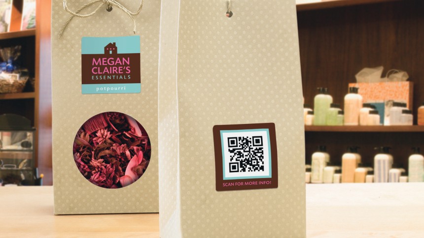 Etikete s QR kodami so nalepljene na vrecke