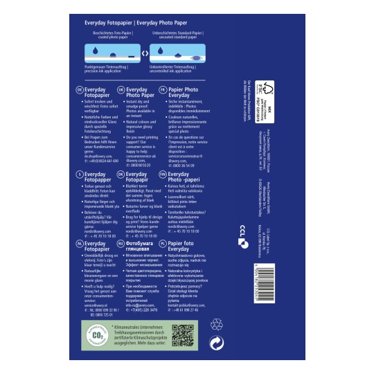 Slika prikazuje embalažo za 'Everyday Foto Papir' z besedilom v več jezikih. Opisuje lastnosti, kot so takojšnje sušenje, naravne barve, in nudi kontaktne informacije za podporo strankam.