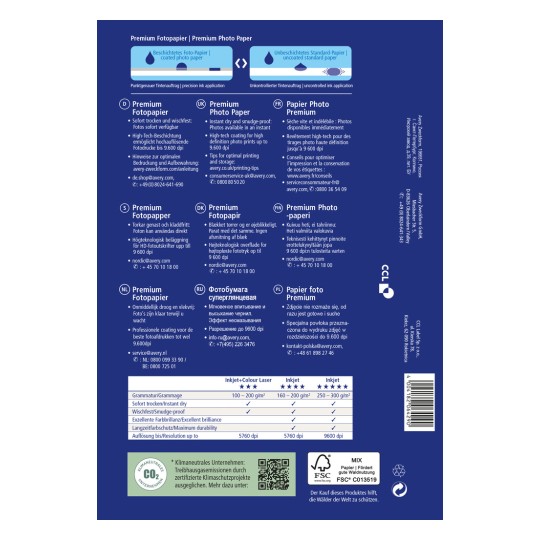 Slika prikazuje paket vrhunskega foto papirja s specifikacijami in nasveti za optimalno tiskanje. Vključuje informacije v več jezikih o kakovosti in lastnostih papirja, kot sta hitro sušenje in zmogljivosti tiskanja v visoki ločljivosti.