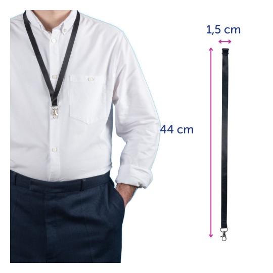 Slika prikazuje osebo, ki nosi belo srajco in črn trak, na katerem so označene dimenzije: dolžina 44 cm in širina 1,5 cm, kar nakazuje, da se uporablja za nošenje identifikacijskih kartic ali značk.