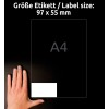 Slika prikazuje roko poleg oznake velikosti, ki navaja velikost nalepke 97 x 55 mm ter omembo velikosti papirja A4.
