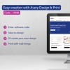 Slika prikazuje računalniški zaslon z odprto programsko opremo Avery Design & Print. Poudarja enostavne korake za izdelavo lastnih nalepk in voščilnic, ki vključujejo vnos programske kode, izbiro dizajna, ustvarjanje lastnega dizajna in tiskanje z združevanjem pošte.