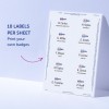 Slika prikazuje list nalepk Avery z imeni in naslovi delovnih mest. Poudarja možnost tiskanja lastnih značk z desetimi nalepkami na list.