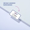 Slika prikazuje samolepilno ime značko podjetja Avery, na kateri piše 'G. Miller' in 'SOCIAL MEDIA', v ozadju pa je navedena količina 200 značk.