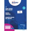 Embalaža Avery, ki prikazuje magnetne imenske značke na modri srajci z vzorčno značko?